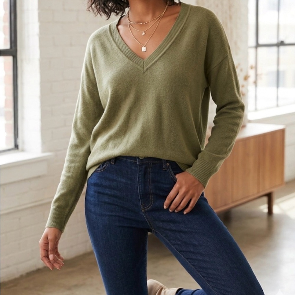Forever 21 Olive Green V-Neck Sweater